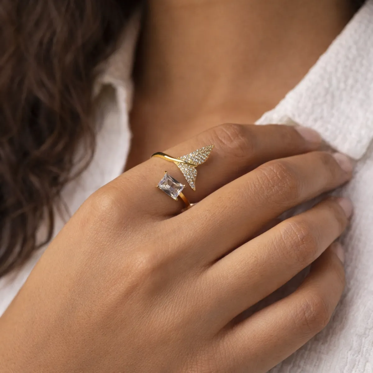 Fishtail Zircon Adjustable Ring